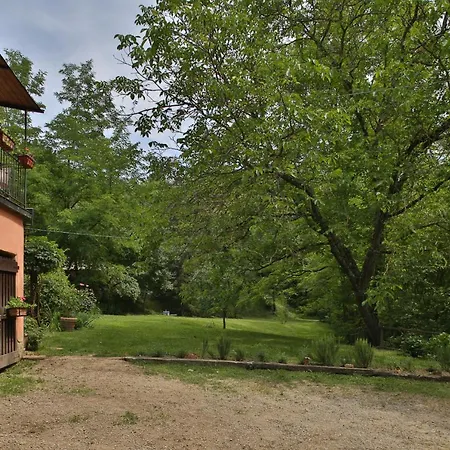 Villa Cicogna Sleeps 3 Paterna