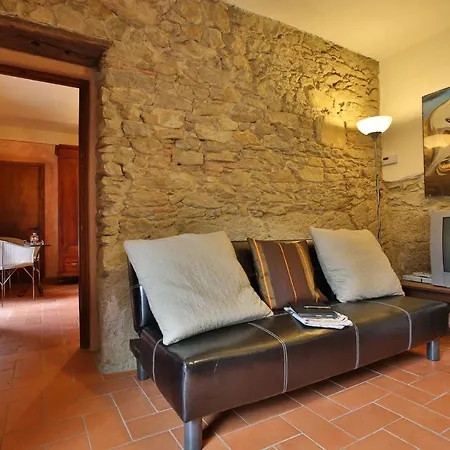 Villa Cicogna Sleeps 3 *