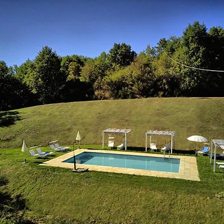 Villa Cicogna Sleeps 3 *